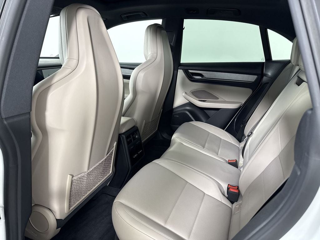 2025 Porsche Macan Electric Base