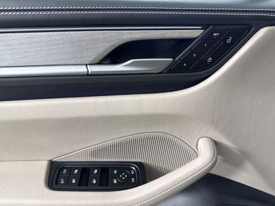 2025 Porsche Macan Electric Base