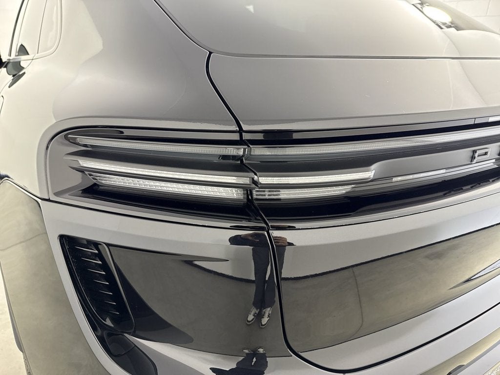 2025 Porsche Macan Electric Electric Turbo