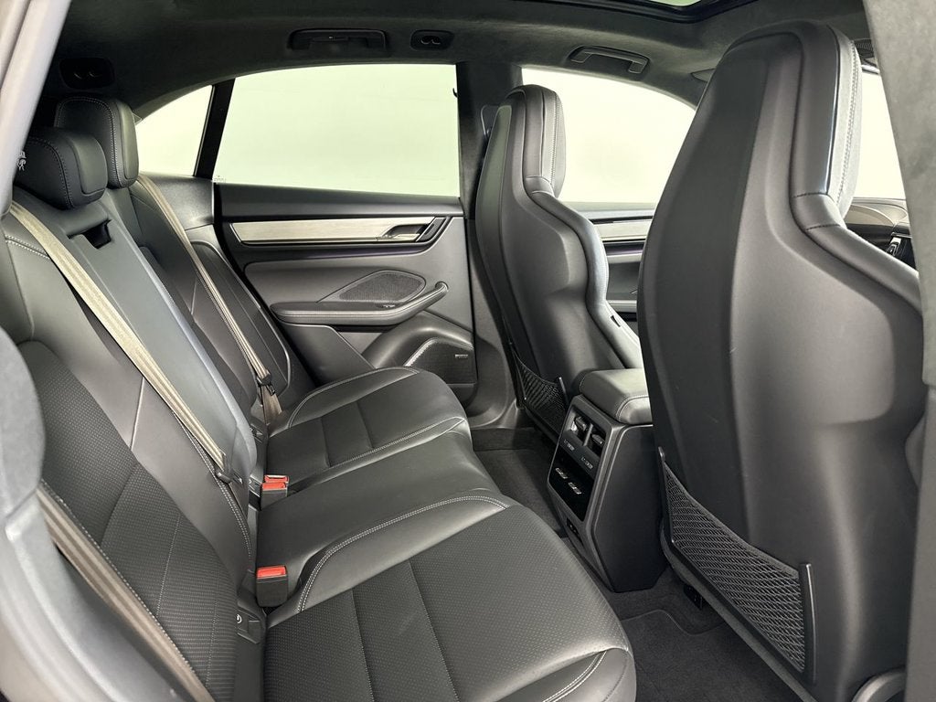 2025 Porsche Macan Electric Electric Turbo