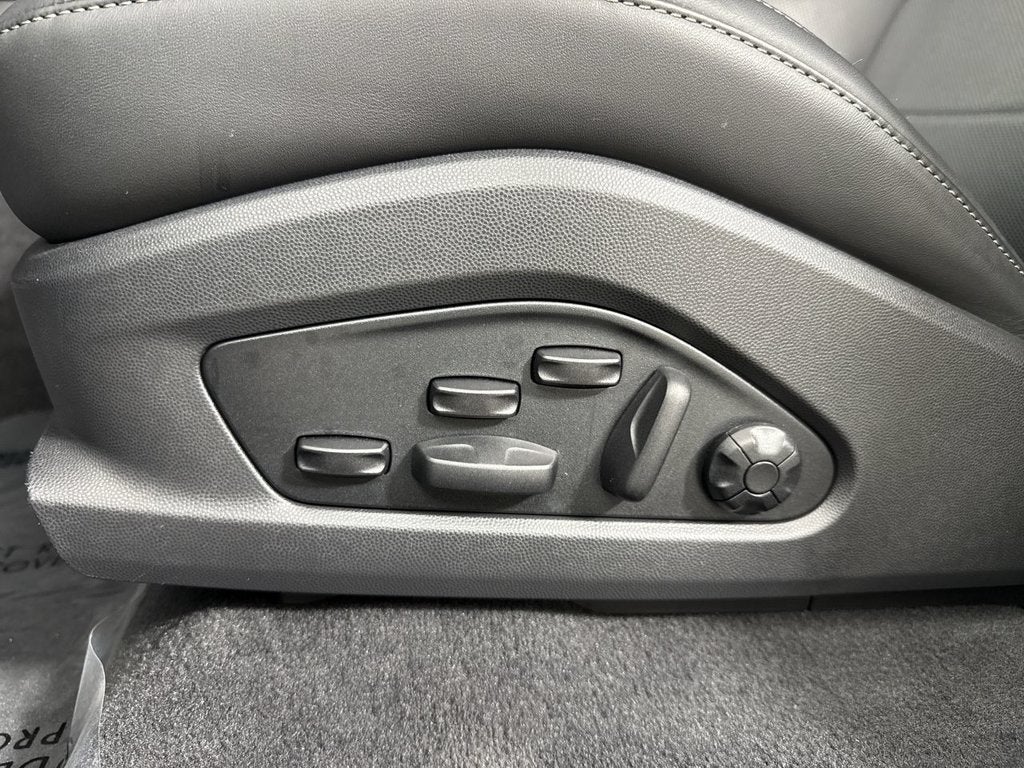 2025 Porsche Macan Electric Electric Turbo