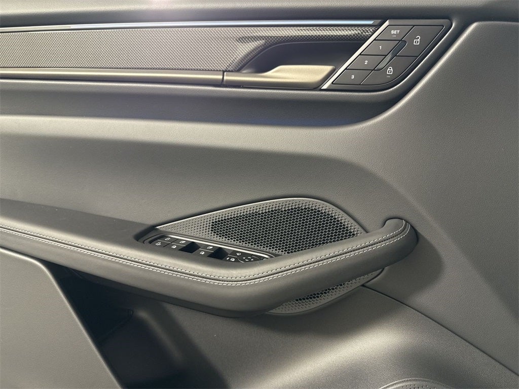 2025 Porsche Macan Electric Electric Turbo