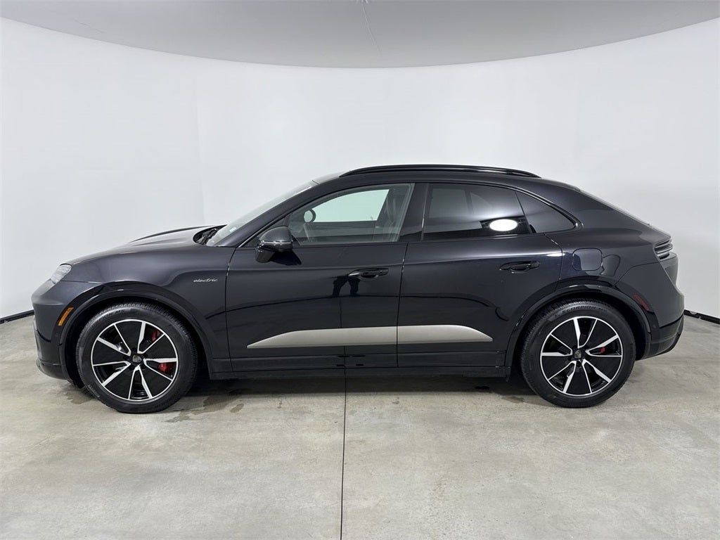 2025 Porsche Macan Electric Macan Turbo Electric