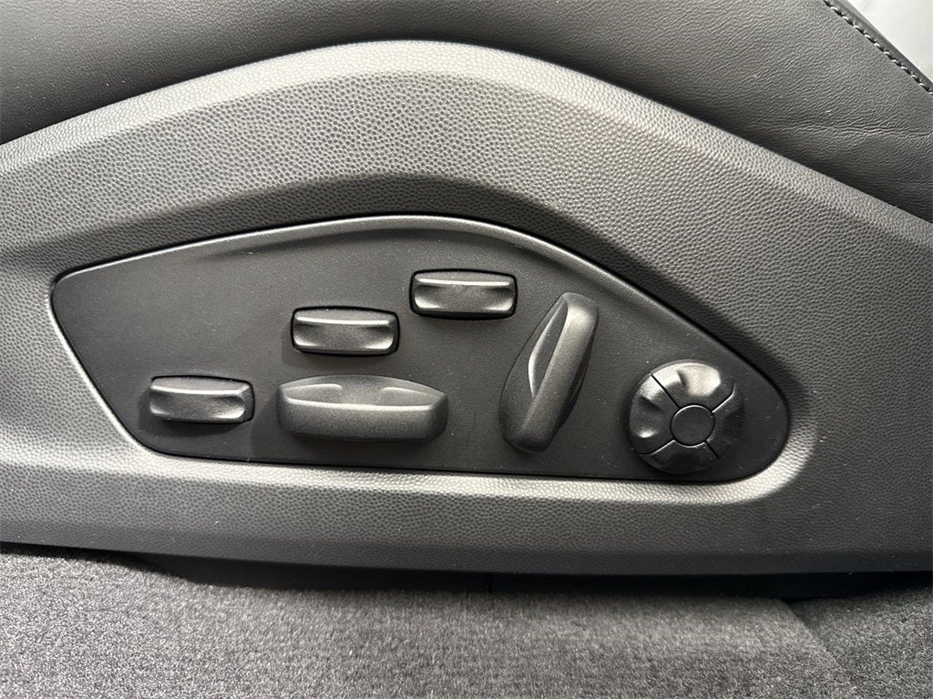 2025 Porsche Macan Electric Macan Turbo Electric