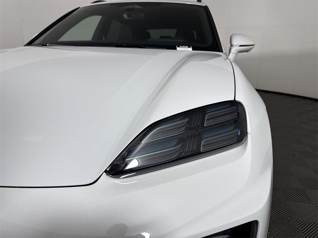 2025 Porsche Macan Electric Electric Turbo