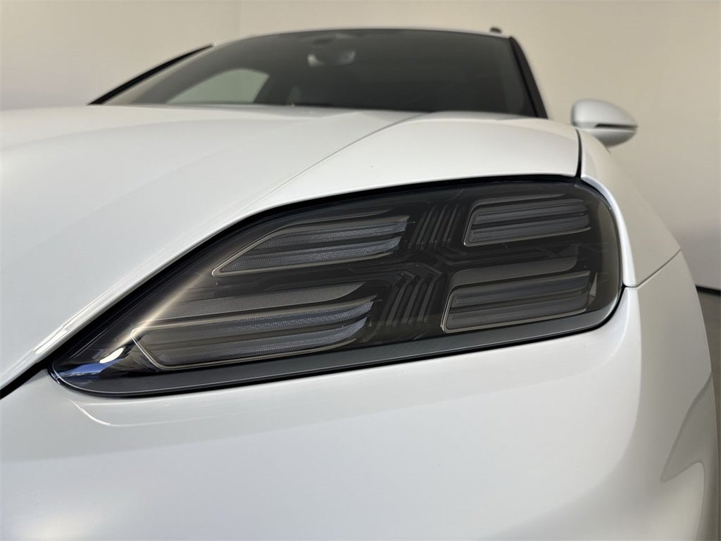 2025 Porsche Macan Electric Electric