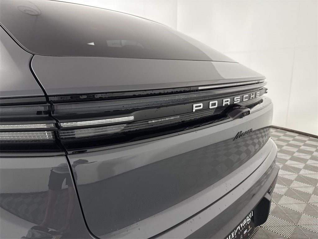 2025 Porsche Macan Electric Electric