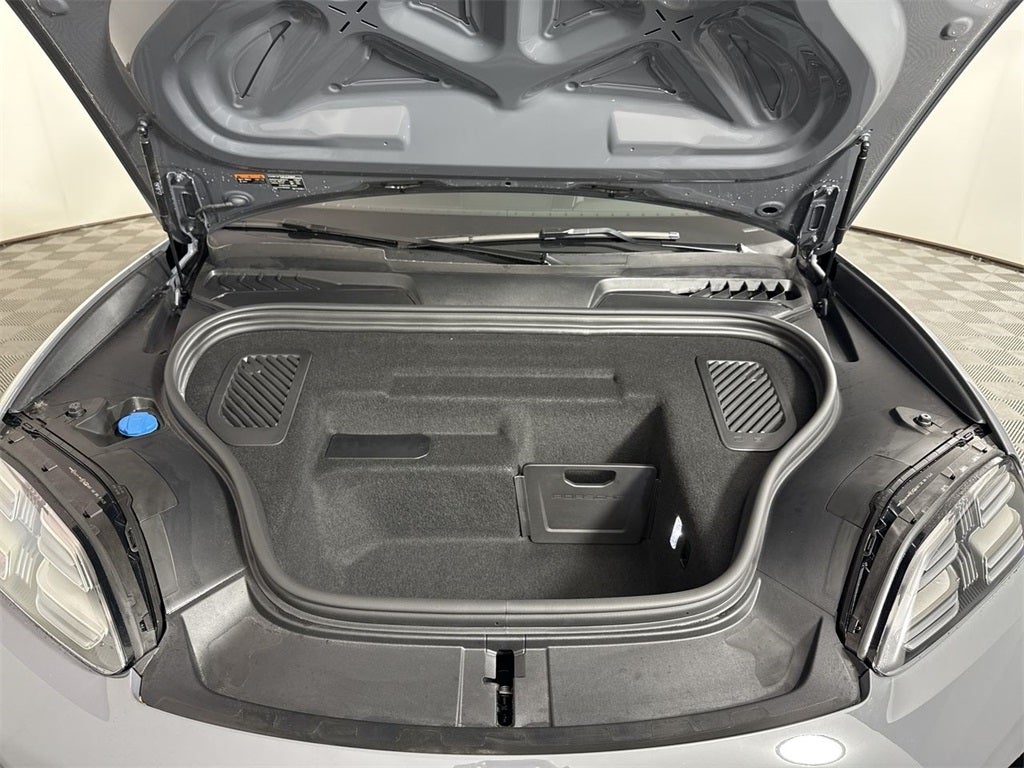 2025 Porsche Macan Electric Electric