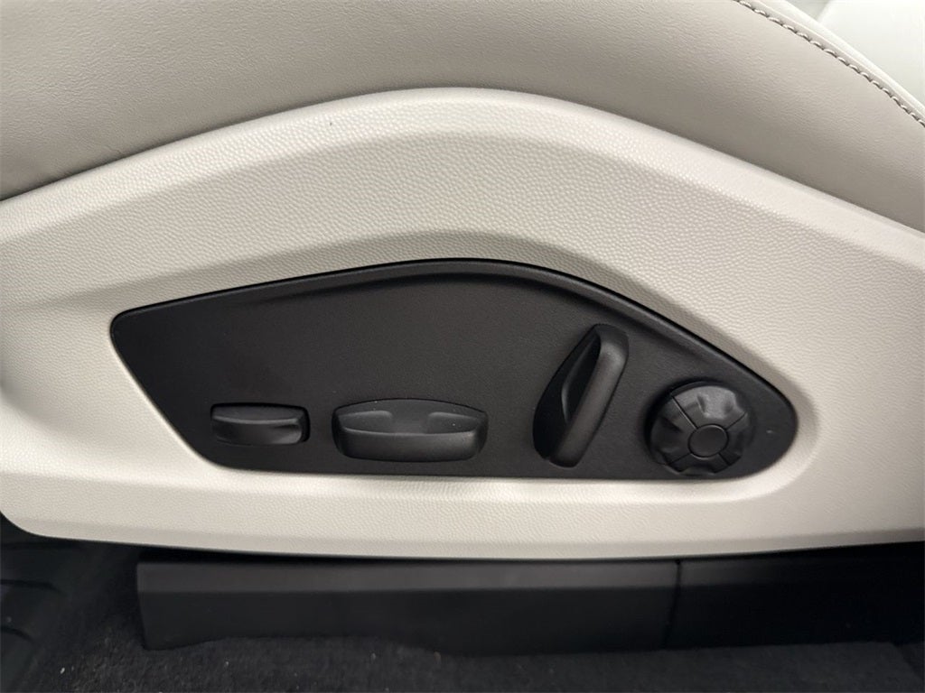 2025 Porsche Macan Electric Electric