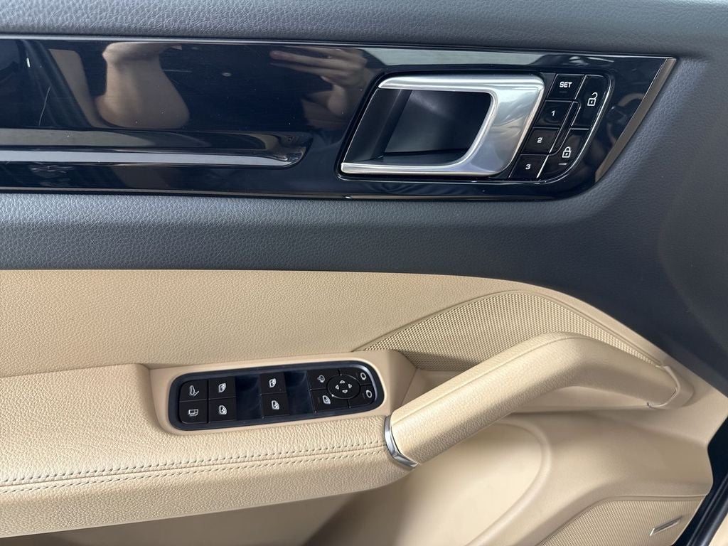 2021 Porsche Cayenne E-Hybrid E-Hybrid