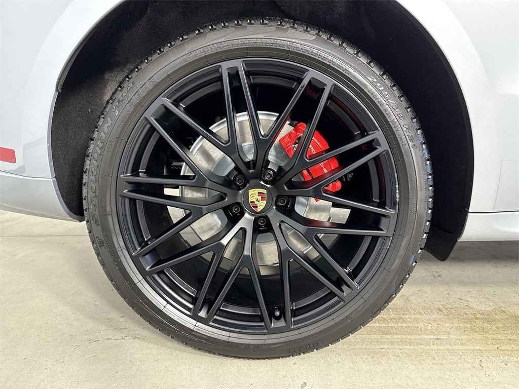 2025 Porsche Macan GTS