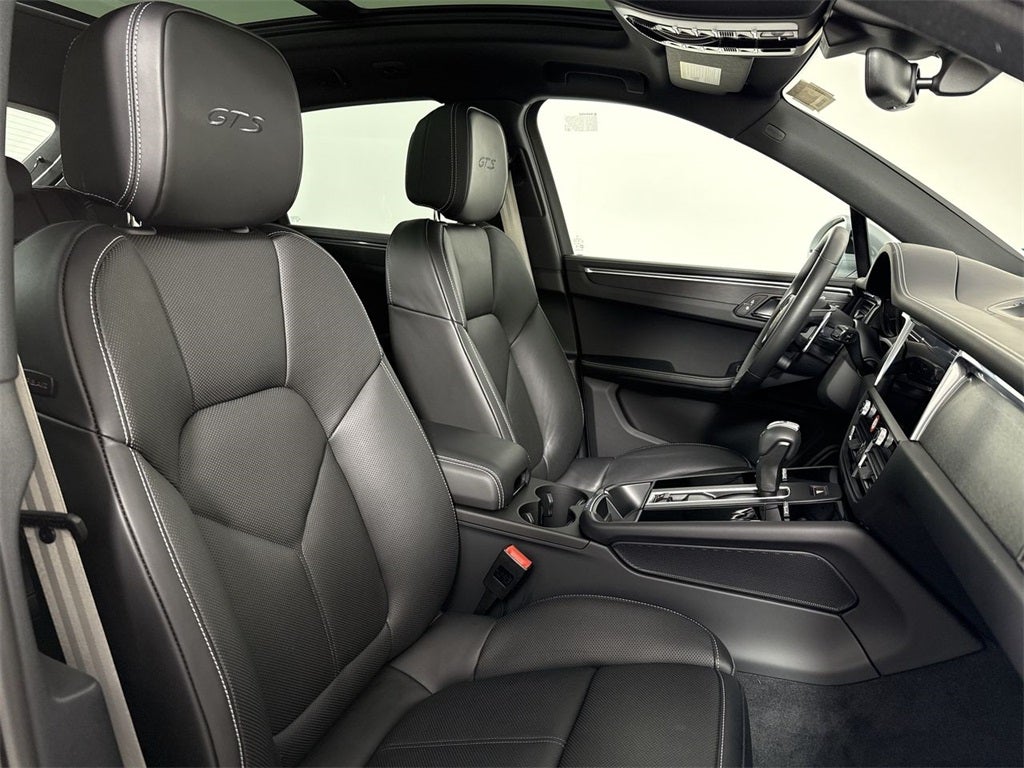 2025 Porsche Macan GTS