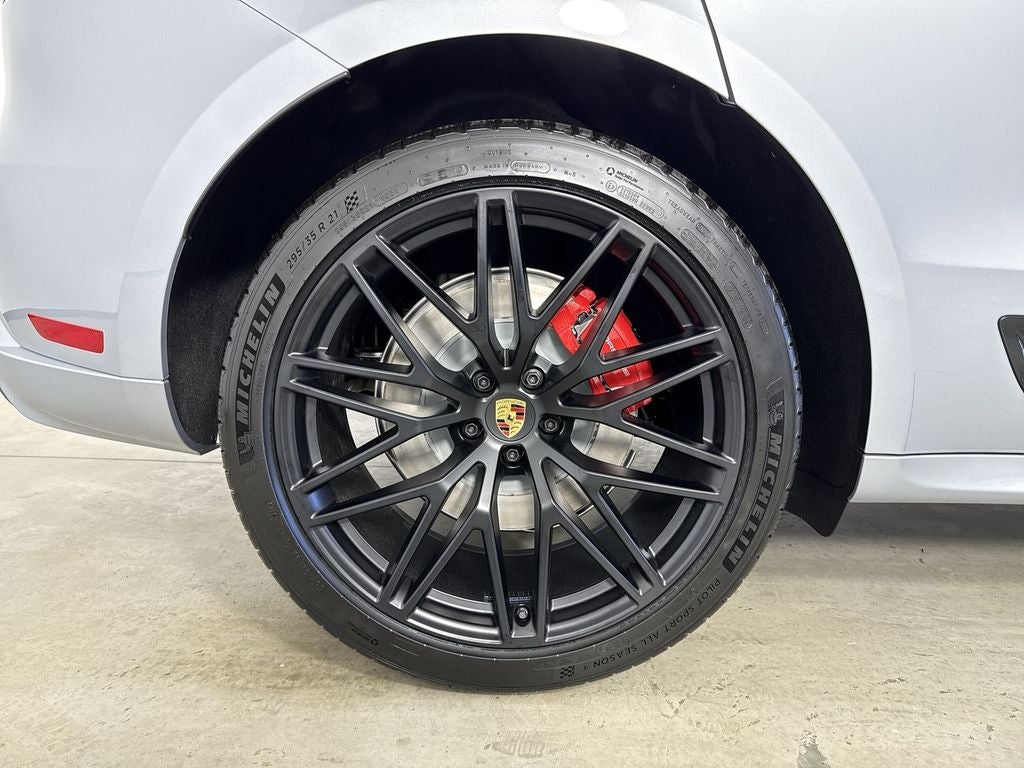 2026 Porsche Macan Macan GTS