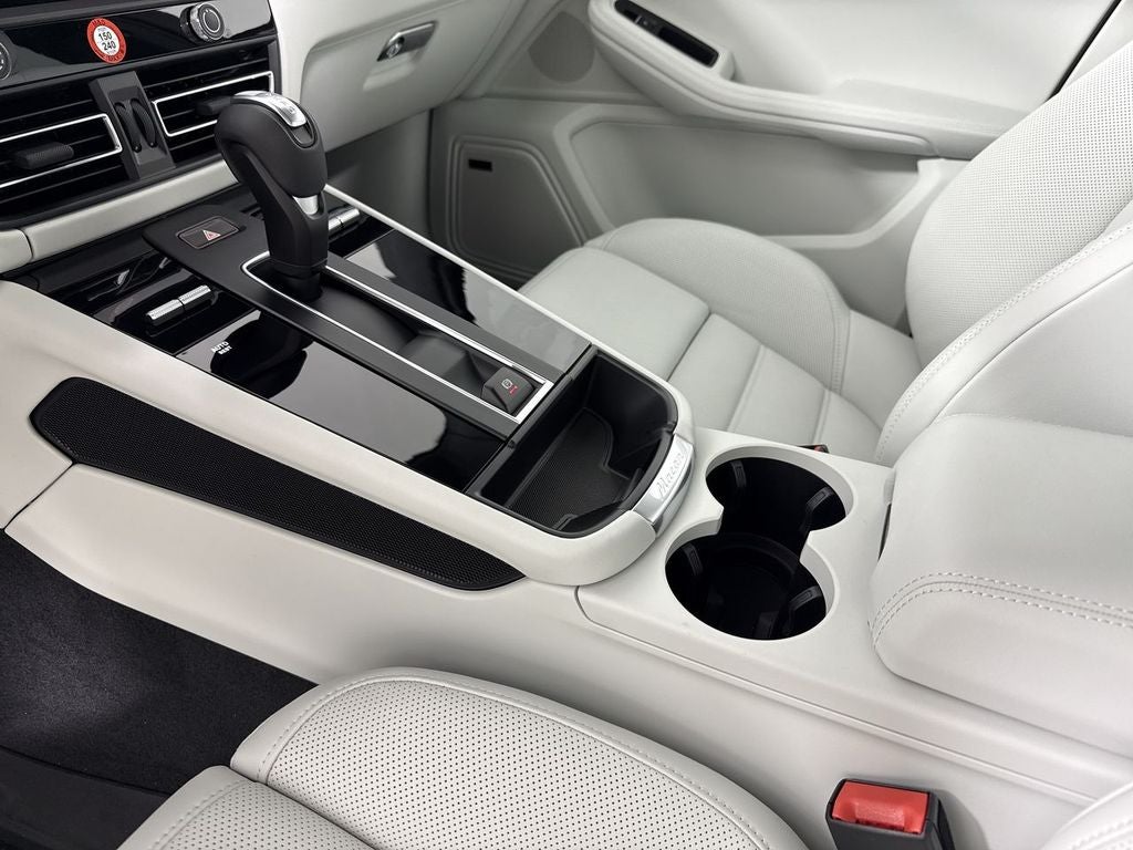 2026 Porsche Macan Macan GTS
