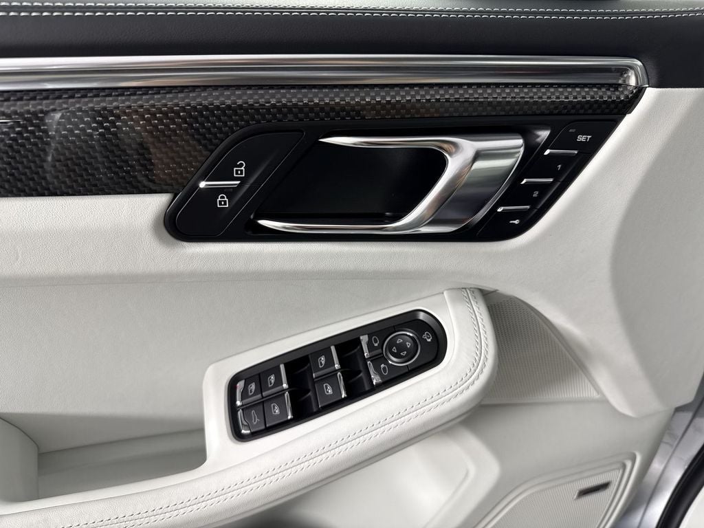 2026 Porsche Macan Macan GTS