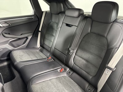 2025 Porsche Macan GTS