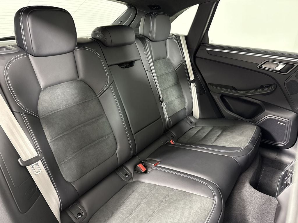 2025 Porsche Macan GTS