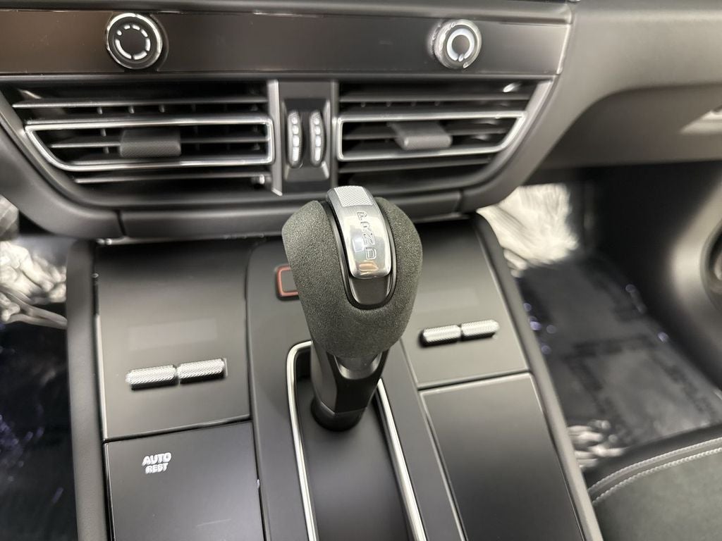 2025 Porsche Macan GTS