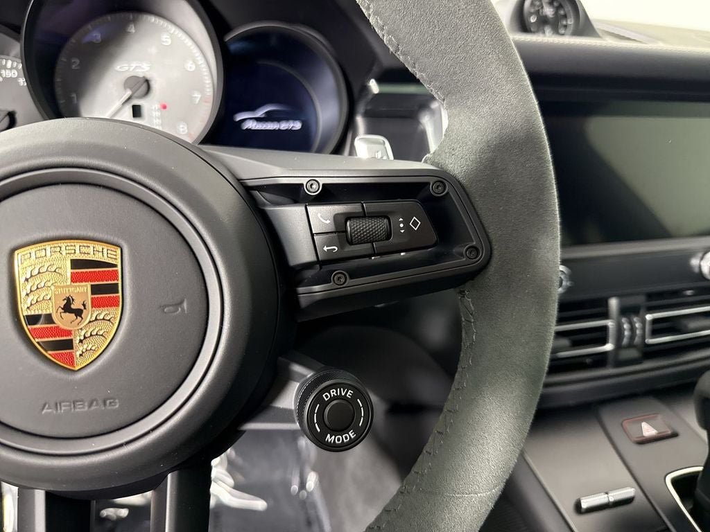 2025 Porsche Macan GTS