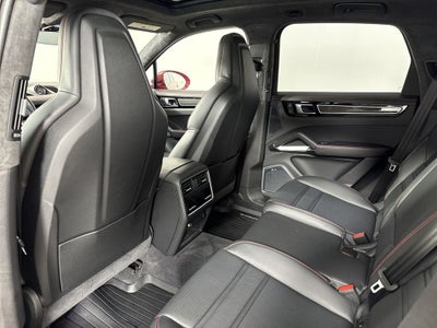 2023 Porsche Cayenne Turbo