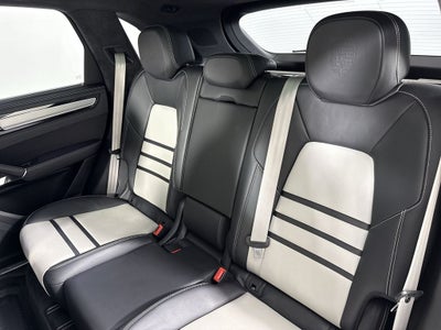 2023 Porsche Cayenne Turbo
