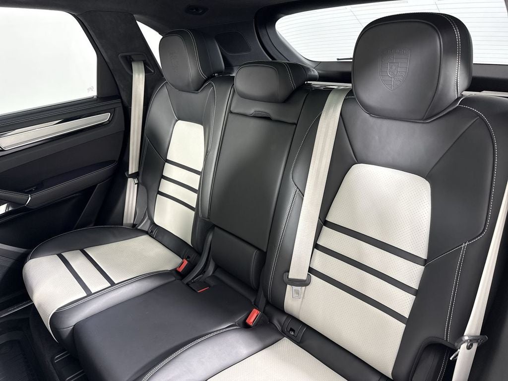 2023 Porsche Cayenne Turbo