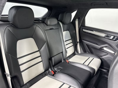 2023 Porsche Cayenne Turbo