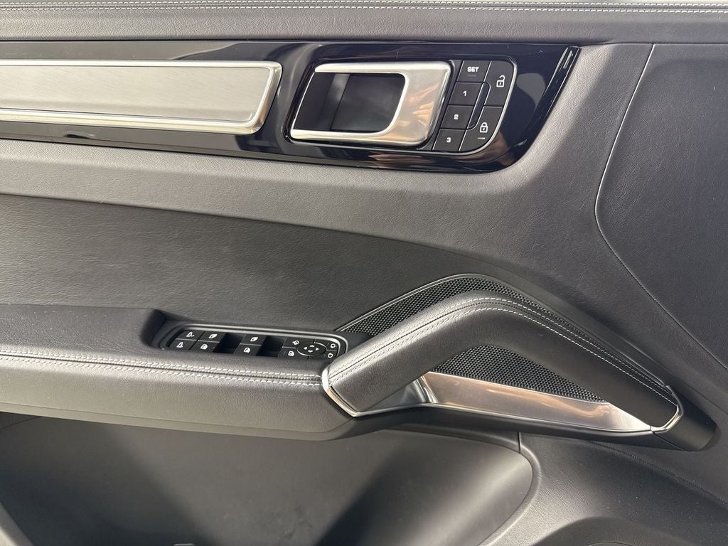 2023 Porsche Cayenne Turbo