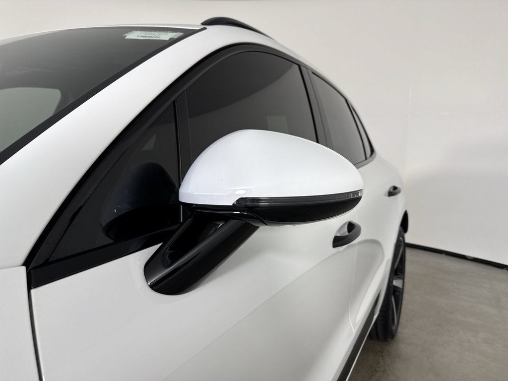 2023 Porsche Macan S