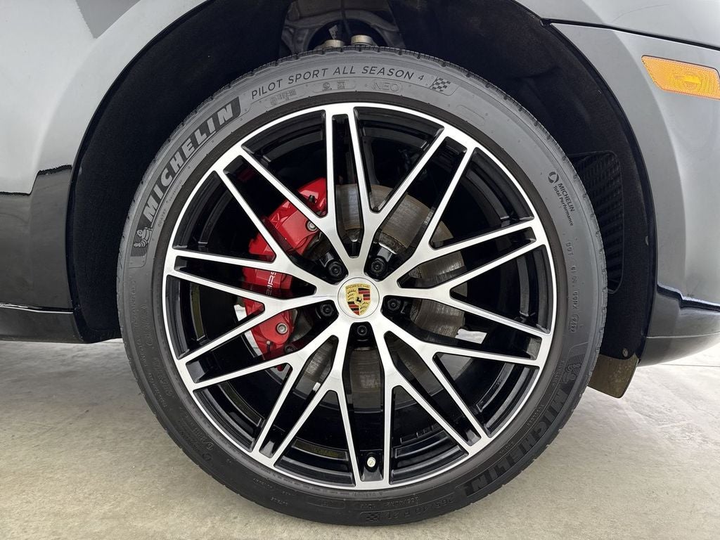2022 Porsche Macan S