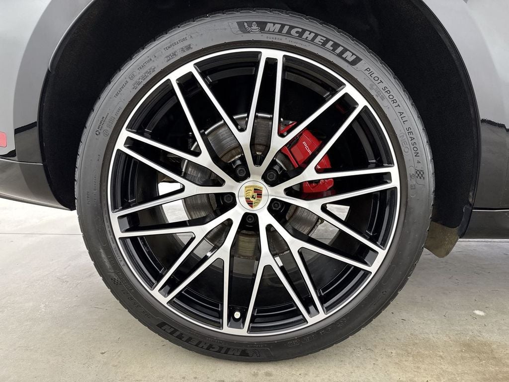 2022 Porsche Macan S