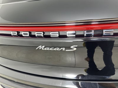 2022 Porsche Macan S