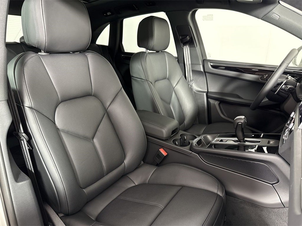 2025 Porsche Macan S