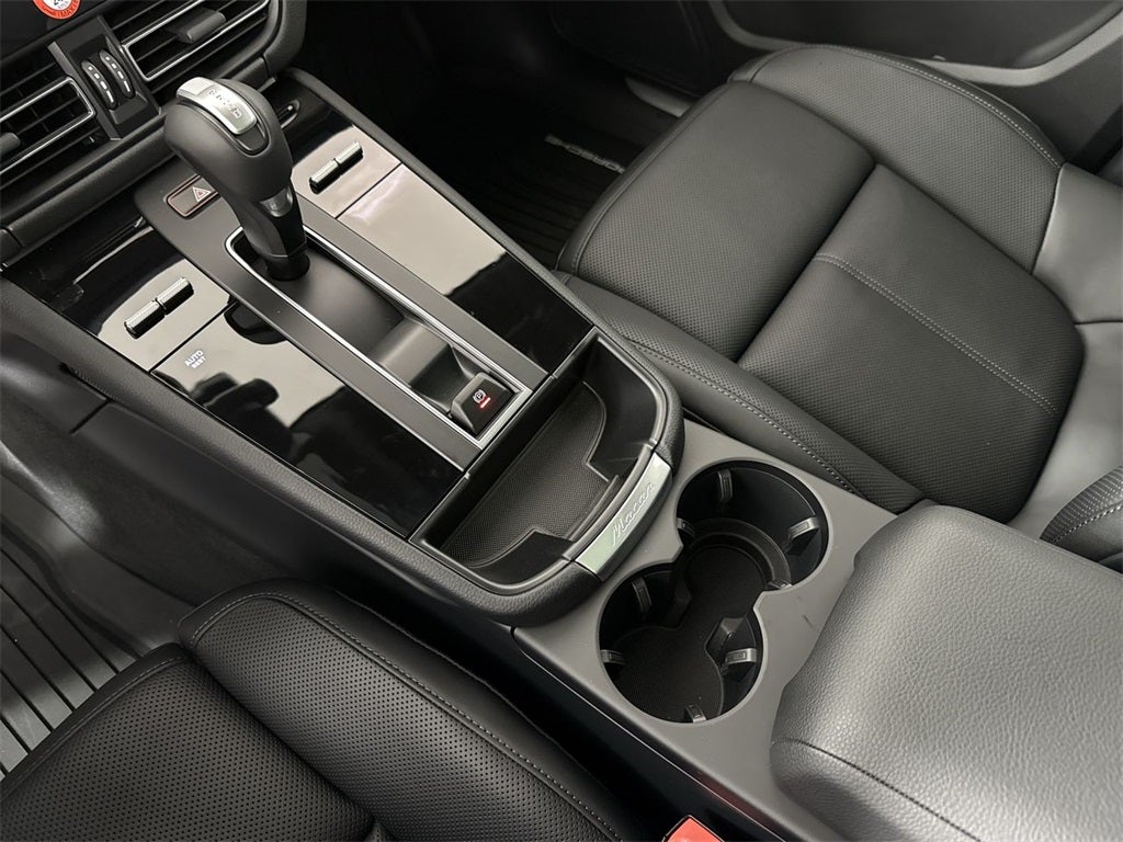 2025 Porsche Macan S