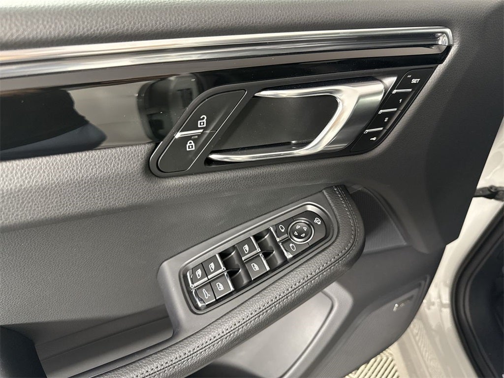 2025 Porsche Macan S