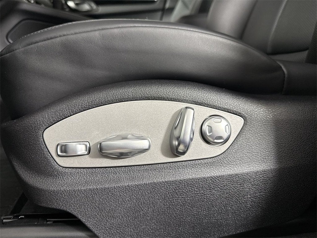 2025 Porsche Macan S