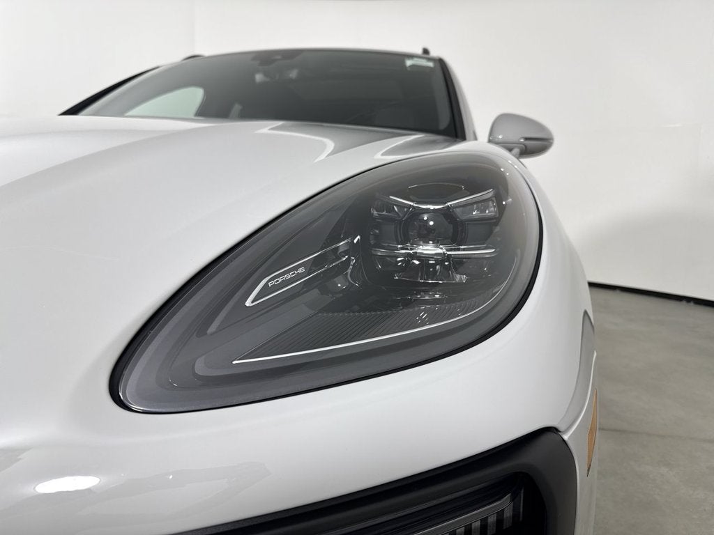 2025 Porsche Macan S