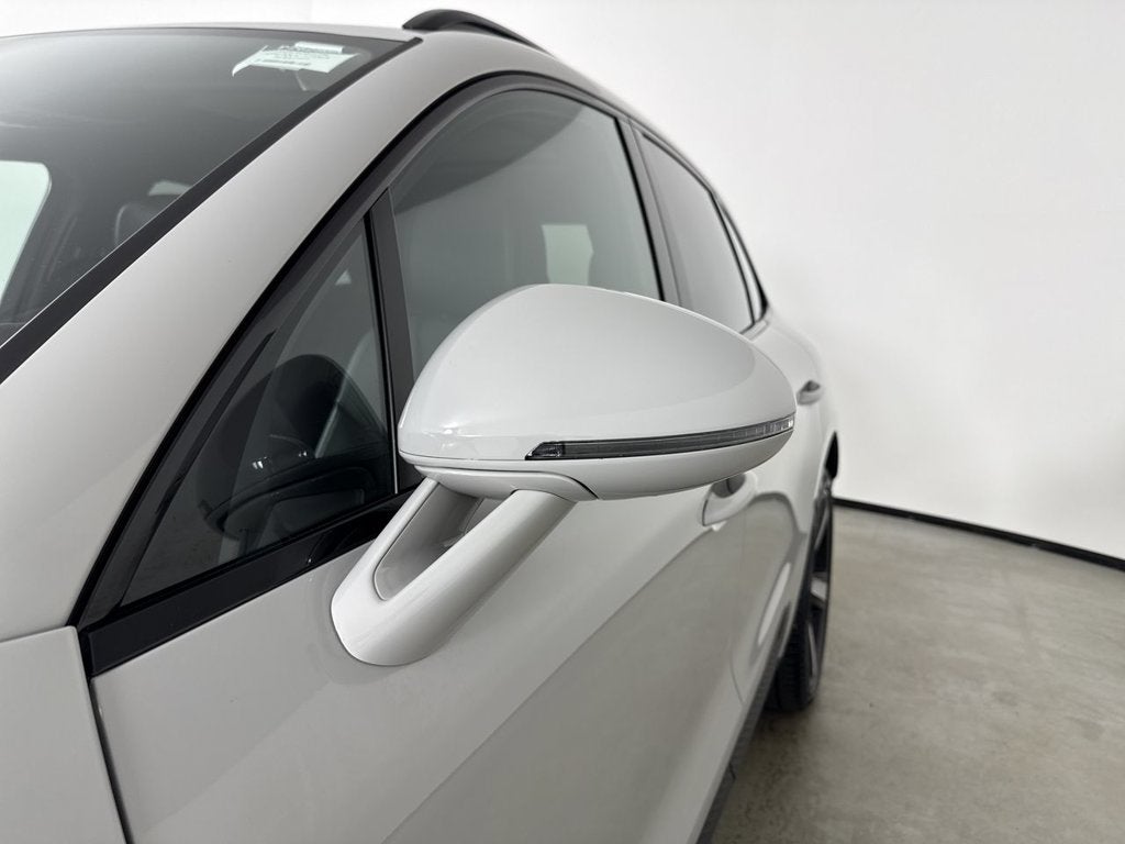 2025 Porsche Macan S