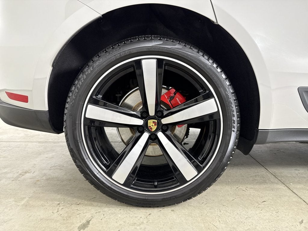 2025 Porsche Macan S