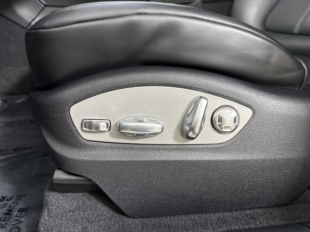 2025 Porsche Macan S