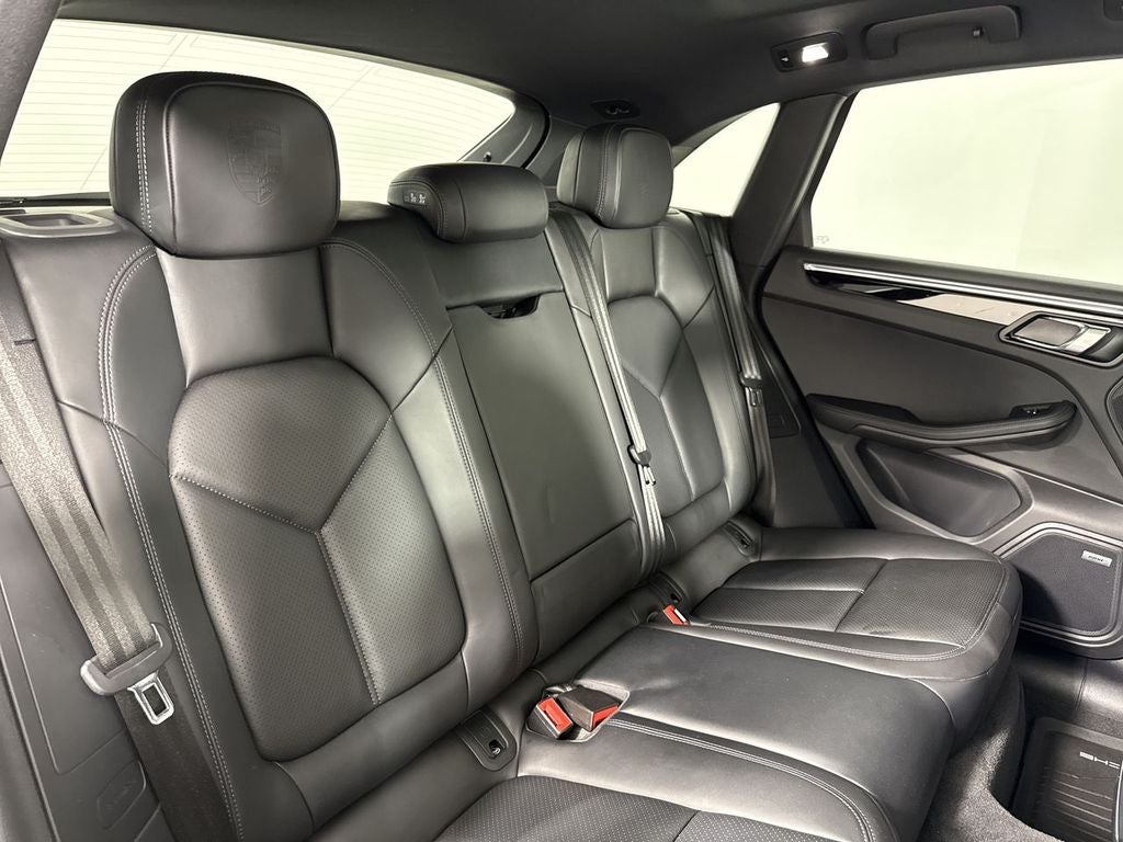 2022 Porsche Macan Macan S