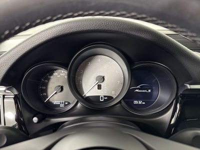 2023 Porsche Macan S