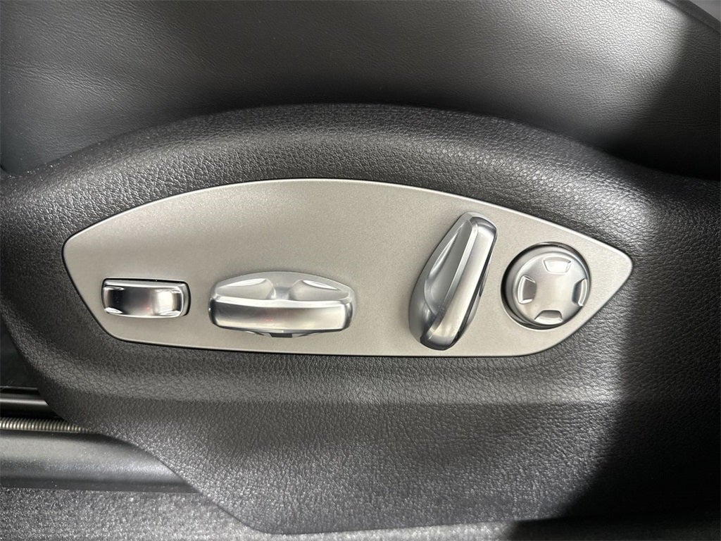 2025 Porsche Macan S