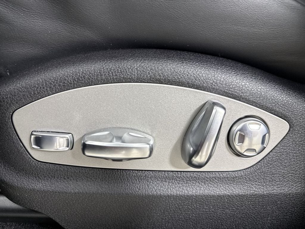 2025 Porsche Macan S