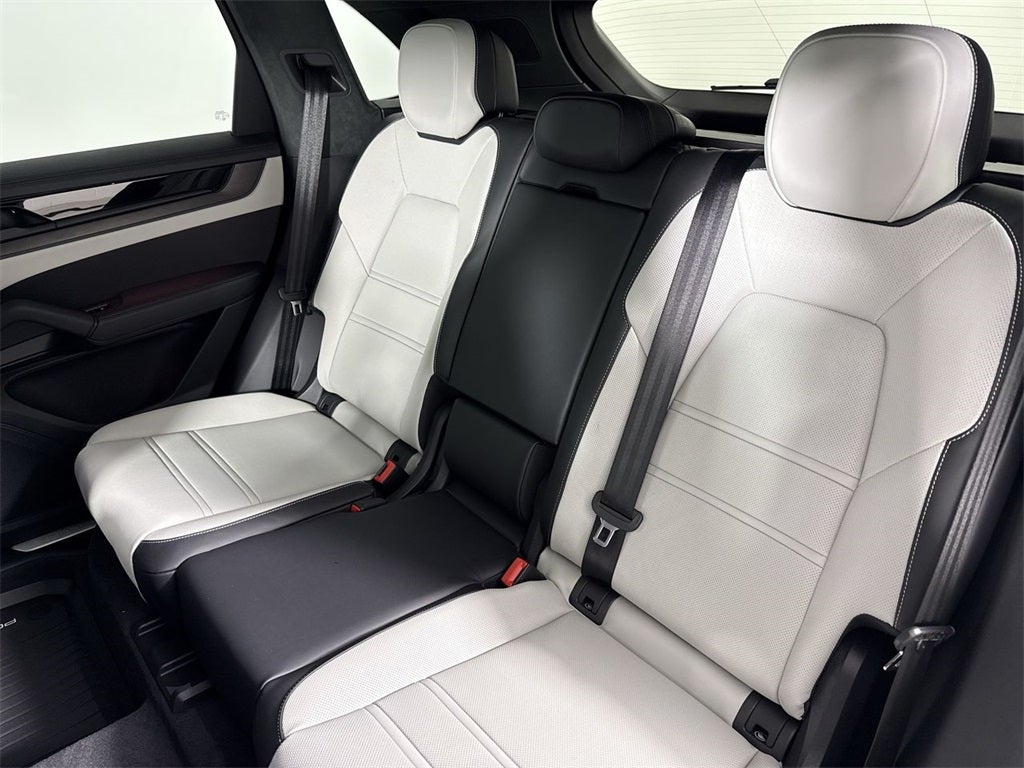 2026 Porsche Cayenne GTS