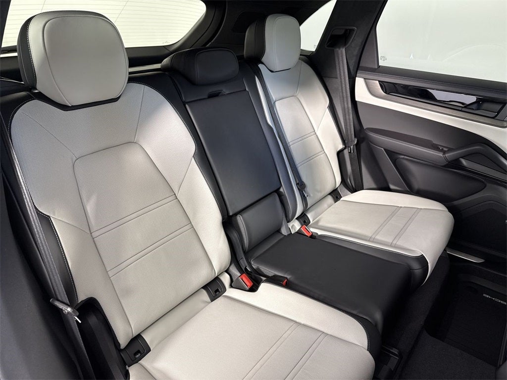 2026 Porsche Cayenne GTS