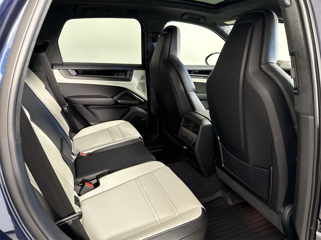 2026 Porsche Cayenne GTS