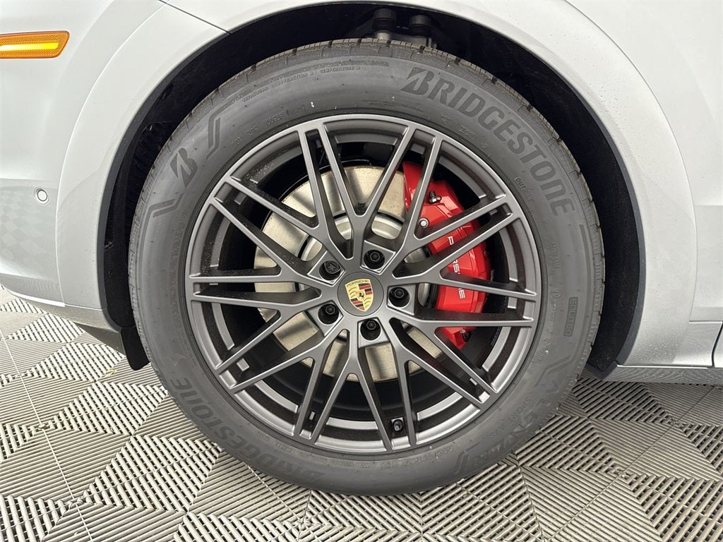 2025 Porsche Cayenne GTS