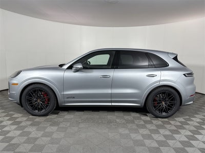 2025 Porsche Cayenne GTS