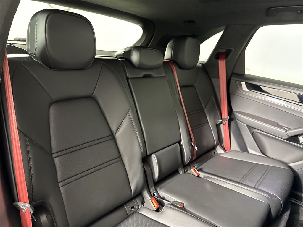 2025 Porsche Cayenne GTS